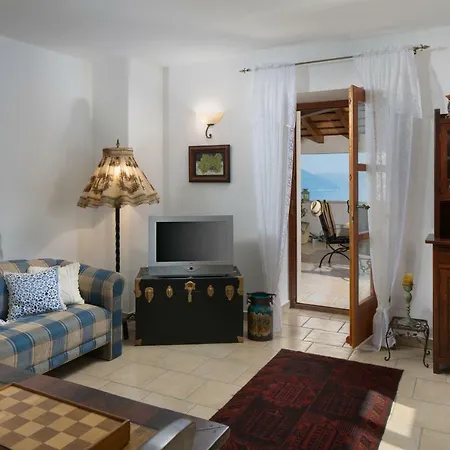 Vakantiehuis Primela****